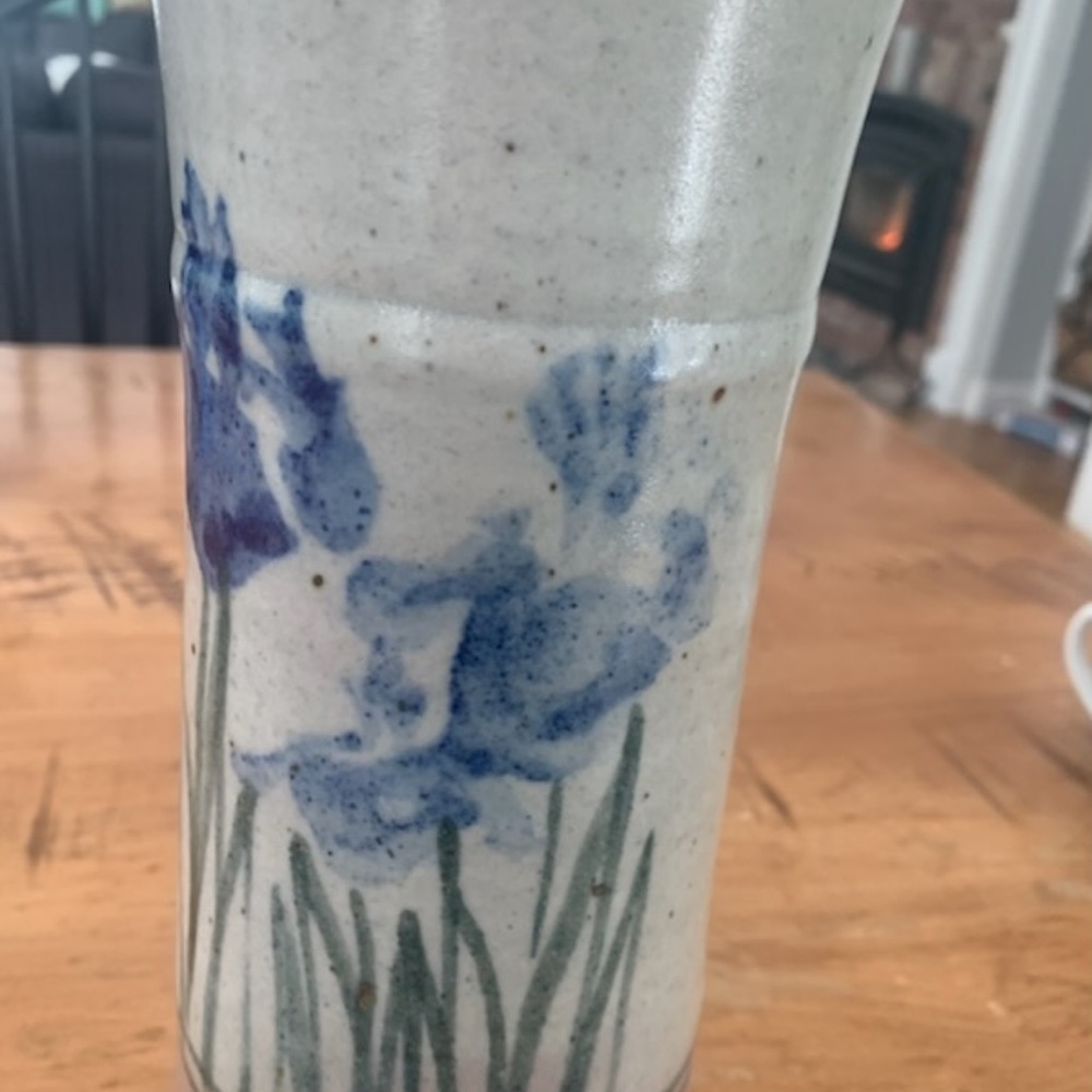 Handmade iris vase - Picture 4 of 6